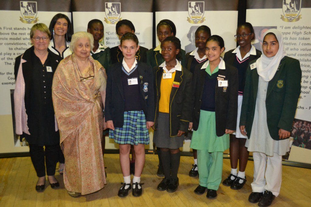 Back row: Dina Gonçalves, Tafadswa Makhuza (Wychwood Primary), Nthabaleng Mohlala (Alston Primary), Philile Nkabinde (Mondeor Primary), Ngalula Tshiembi (Jhb Girls Prep) & Noluthando Zikalala (Jhb Girls Prep) Front row: Prof Isabel Hofmeyr, Dr Frene Ginwala, Daniella Nicho (Sir Edmund Hillary),Kefiloe Tladi (Eastgate Primary), Shafaa Shaikjee (Jeppe Prep) & Zahraa Akhalwaya (Linksfield Primary) 